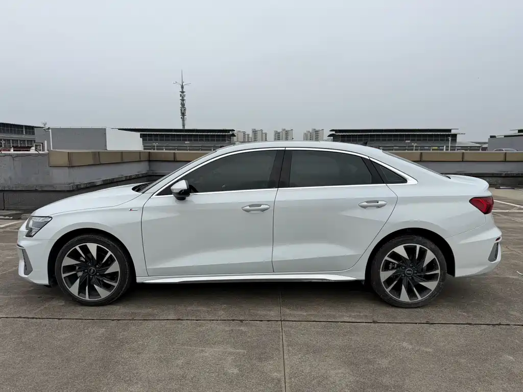 Audi A3 2022 A3L Limousine 35 TFSI Fashionable and Sporty купить на сайте DeffCars