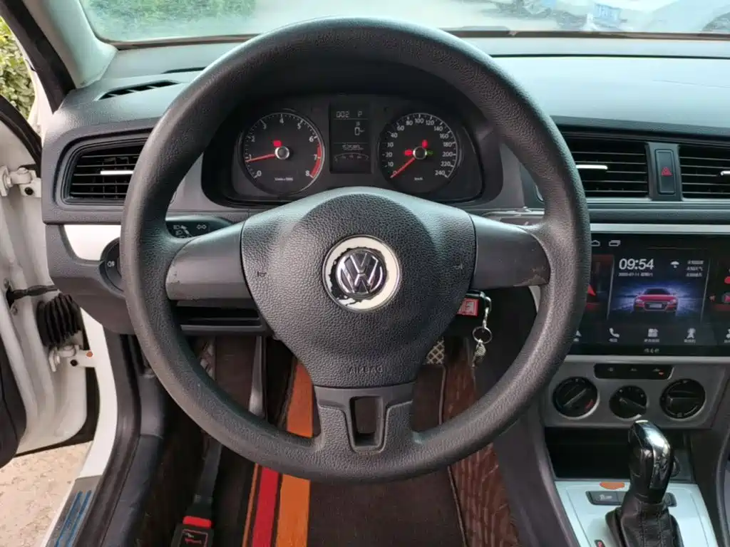 Lavida 2015 1.6L automatic fashion version купить на сайте DeffCars