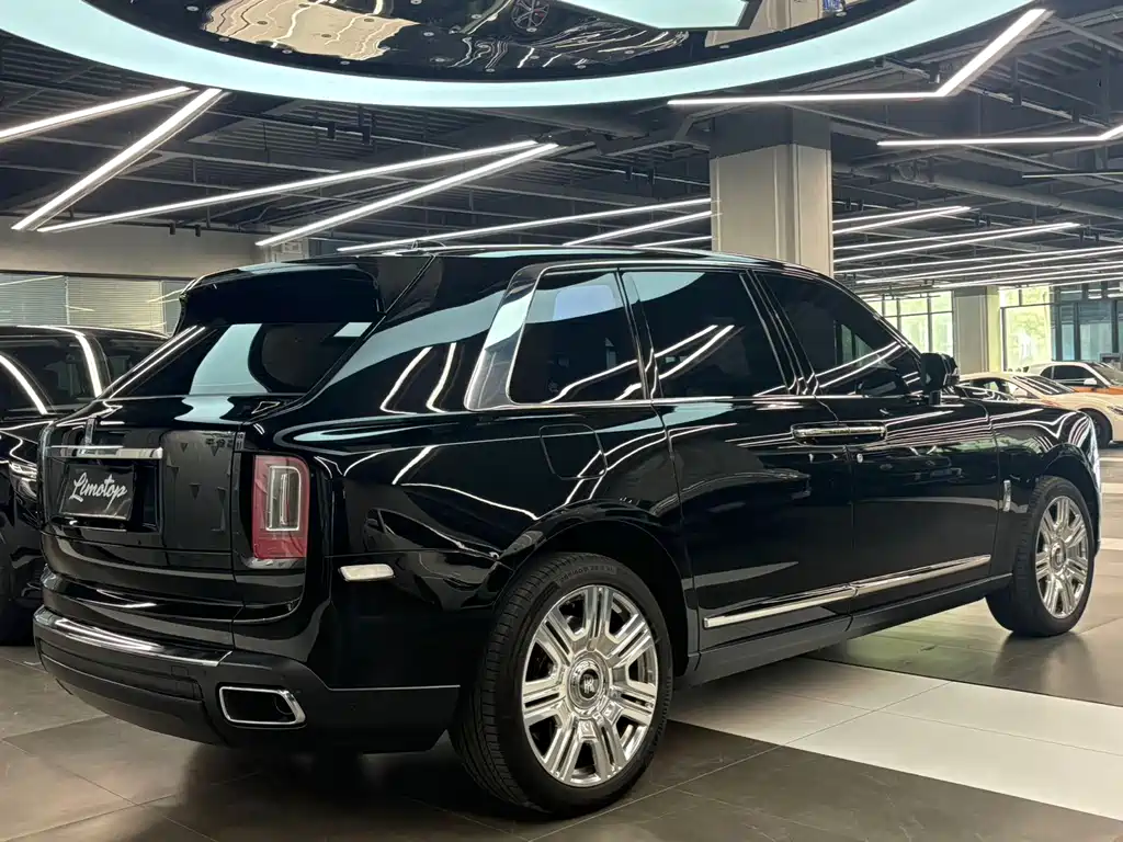 Cullinan 2018 five-seater version купить на сайте DeffCars