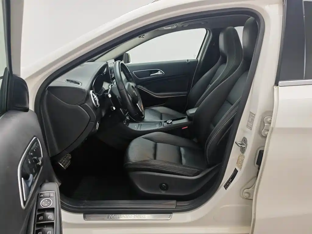 Mercedes-Benz GLA 2016 GLA 200 Fashion Model купить на сайте DeffCars
