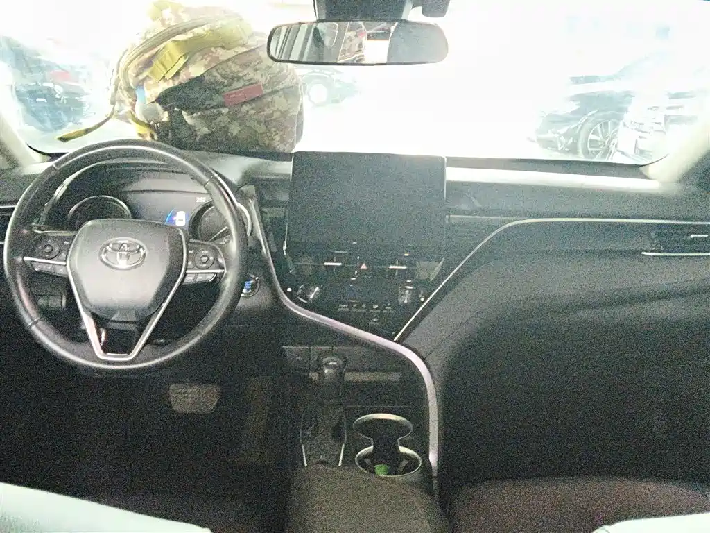 Camry 2021 2.0G Deluxe Edition купить на сайте DeffCars