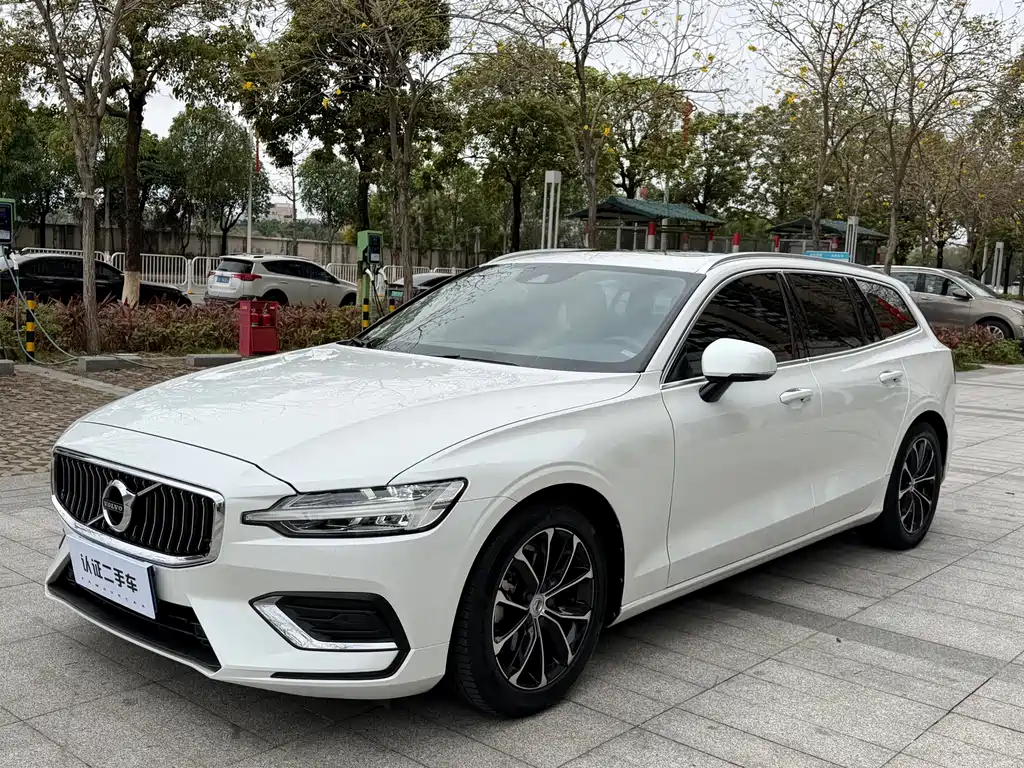 Volvo V60 2020 T4 Zhiyi Luxury Edition купить на сайте DeffCars