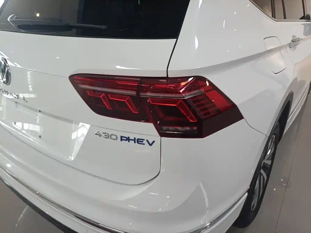 Tiguan L plug-in hybrid 2023 430PHEV plug-in hybrid premium version купить на сайте DeffCars