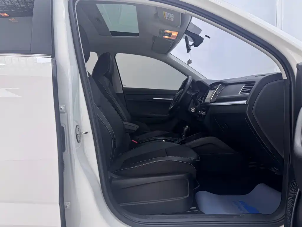 Komic 2022 1.5L automatic comfort version купить на сайте DeffCars