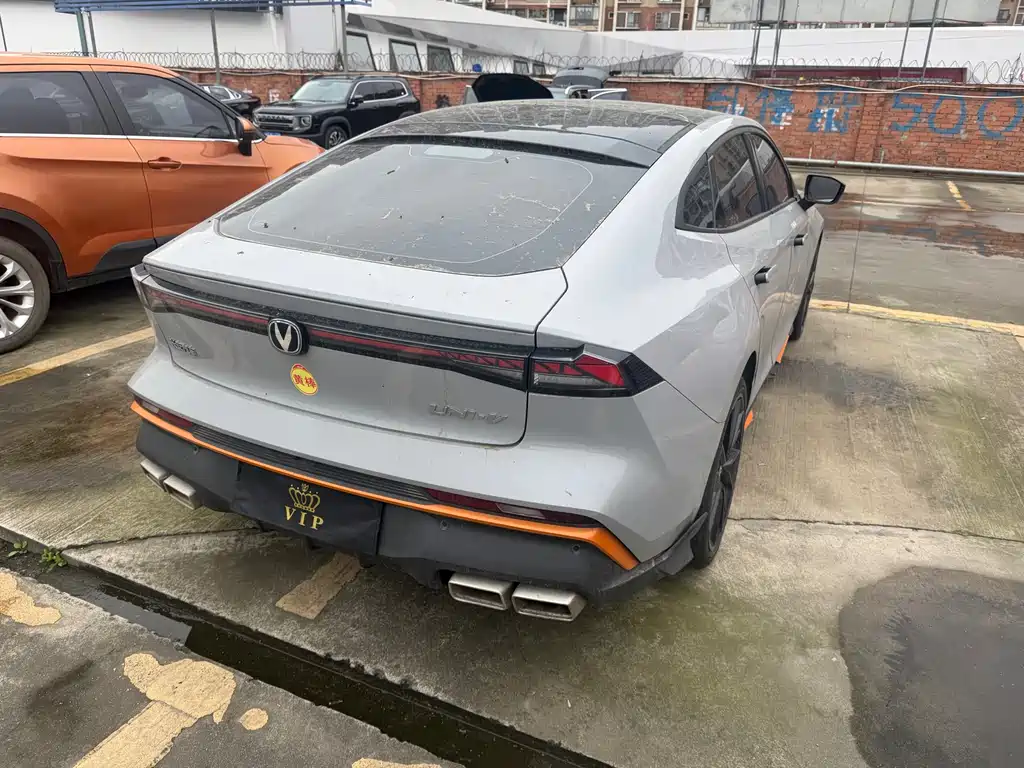 Changan UNI-V 2024 1.5T exclusive model купить на сайте DeffCars