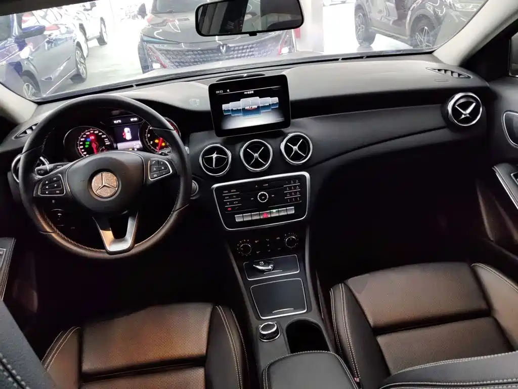 Mercedes GLA 2017 200 Dynamic купить на сайте DeffCars