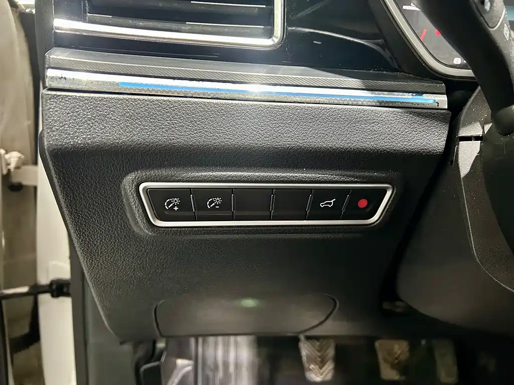 Zotye T700 2017 1.8T Manual Exclusive Type купить на сайте DeffCars