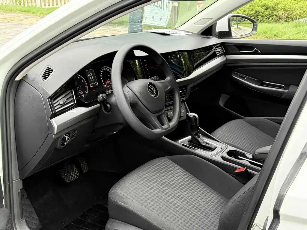 Bora 2021 1.5L Automatic Fashion Smart Connected Edition купить на сайте DeffCars