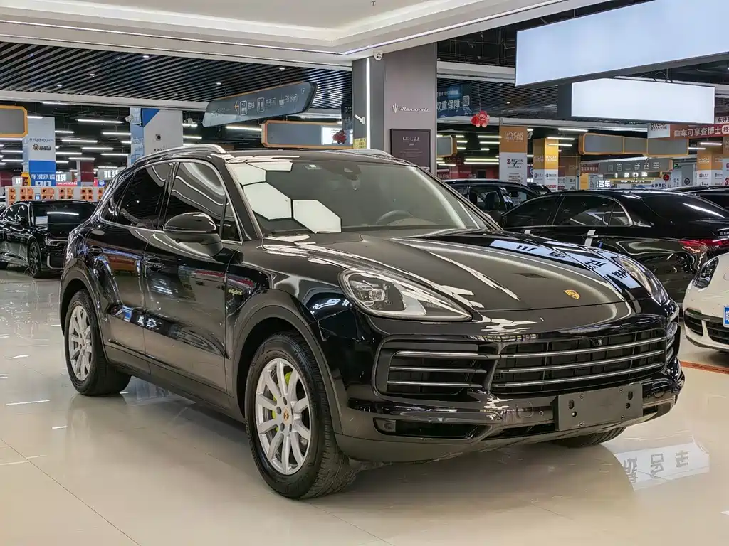 Cayenne New Energy 2021 Cayenne E-Hybrid 2.0T купить на сайте DeffCars