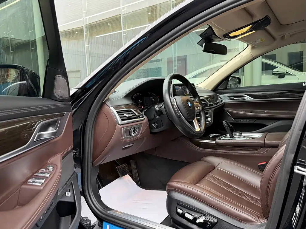 BMW 7 Series 2021 730Li Luxury Package купить на сайте DeffCars