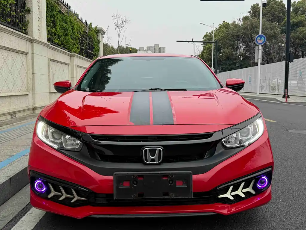 Civic 2019 220TURBO CVT Dynamic Edition National V купить на сайте DeffCars