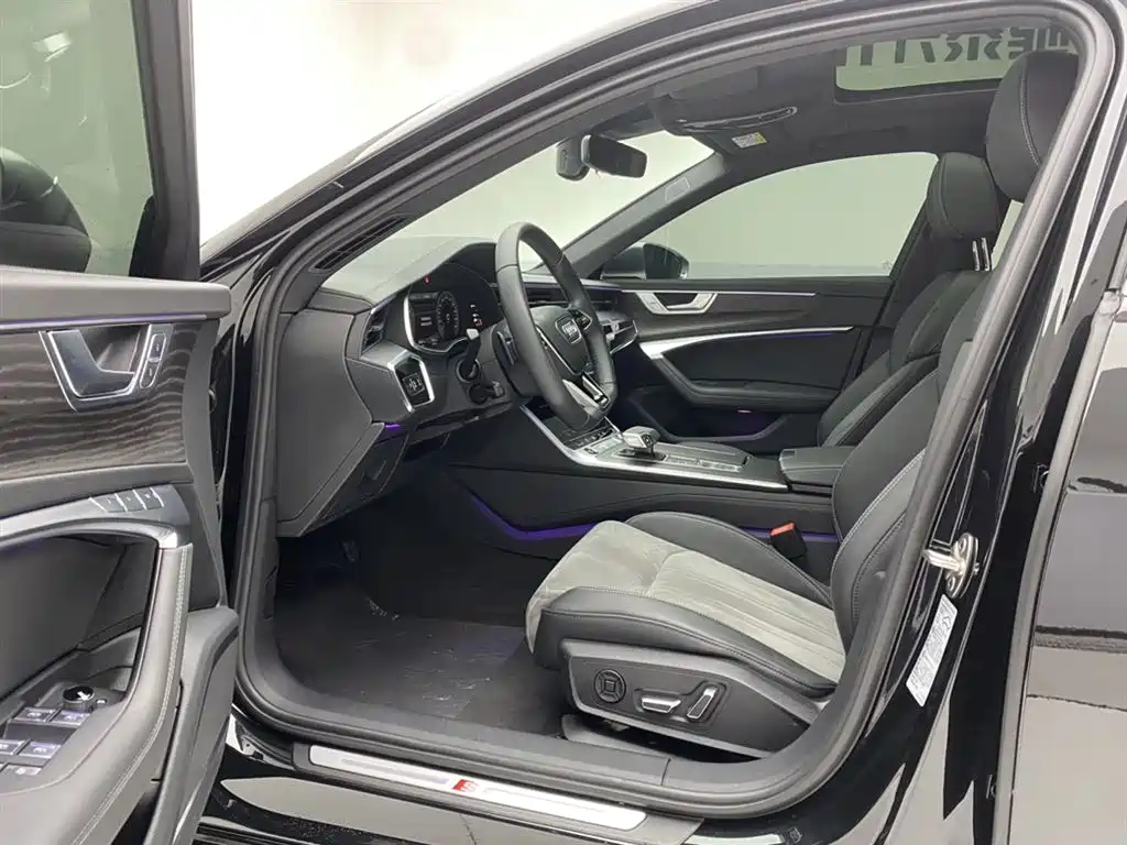 Audi A6L 2024 45 TFSI quattro exclusive dynamic model купить на сайте DeffCars