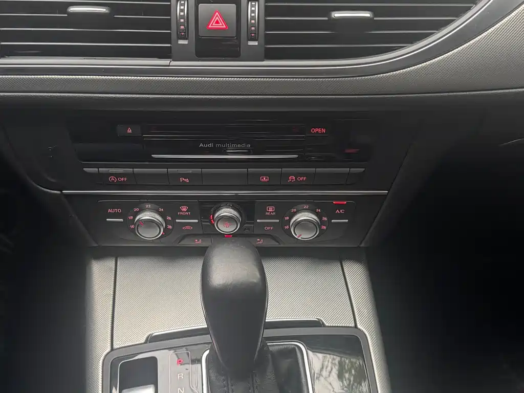 Audi A6L 2018 30th Anniversary Model TFSI Enterprising купить на сайте DeffCars