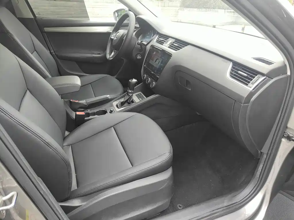 Octavia 2020 1.5L Automatic Intelligent Travel Comfort Edition купить на сайте DeffCars