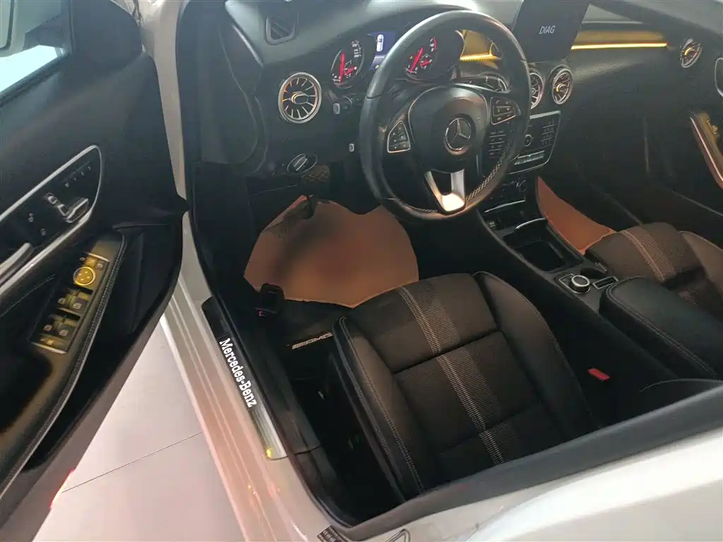 Mercedes-Benz A-Class Import 2018 A 200 Fashion Model купить на сайте DeffCars