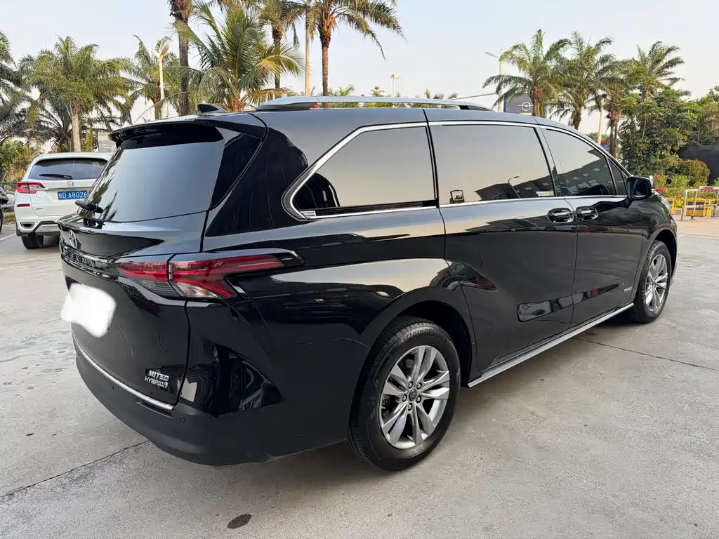SIENNA 2023 2.5L Hybrid Comfort Edition купить на сайте DeffCars