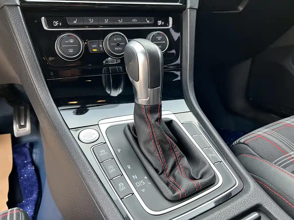 Golf GTI 2019 2.0TSI GTI National V купить на сайте DeffCars