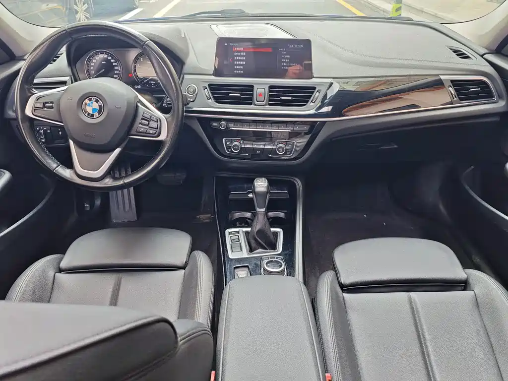 BMW 1 Series 2018 118i Design Package купить на сайте DeffCars
