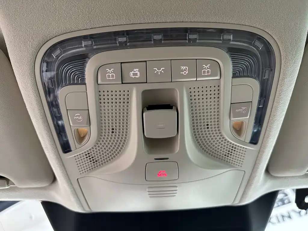 Mercedes-Benz V-Class 2024 V 300 L Long Wheelbase Luxury Edition купить на сайте DeffCars