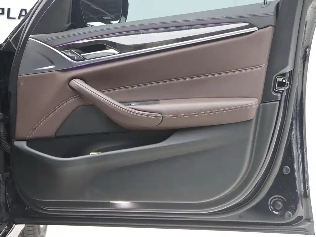 BMW 5 Series 2019 525Li M Sports Package купить на сайте DeffCars