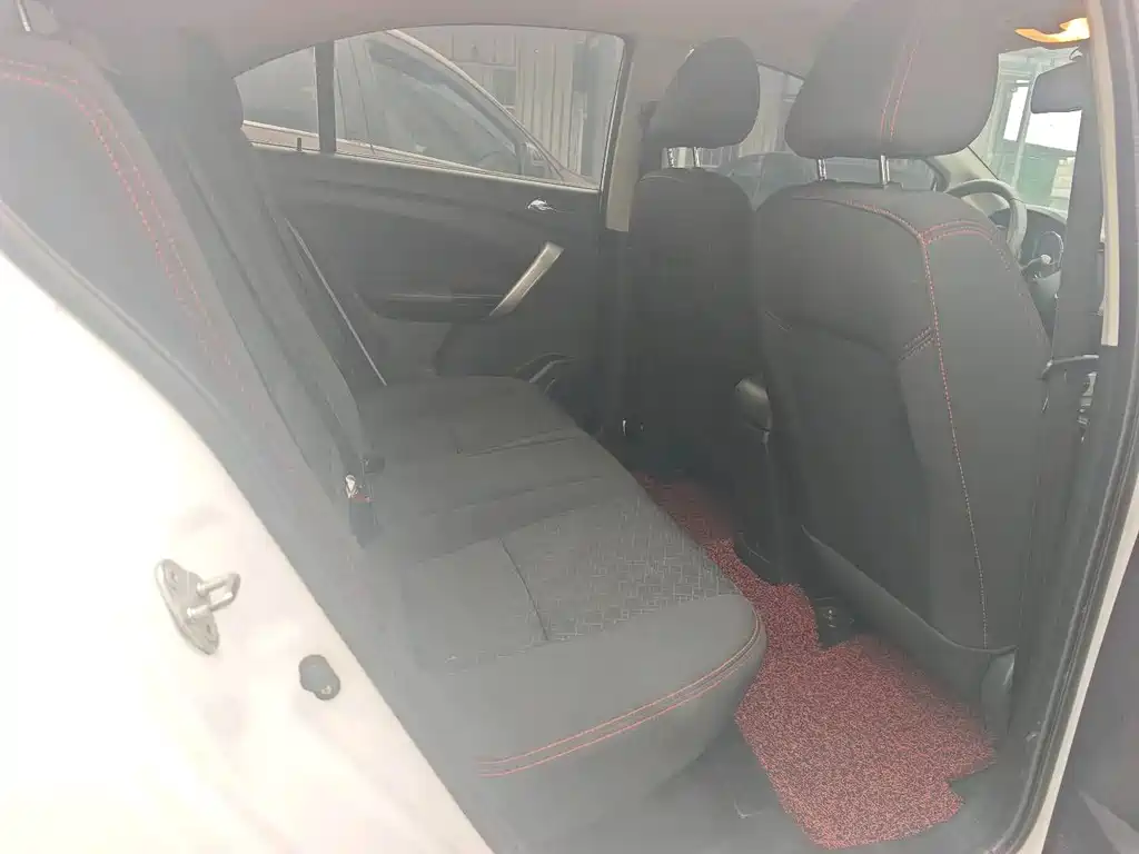 Kaiyi C3 2015 1.5L manual gold diamond type купить на сайте DeffCars