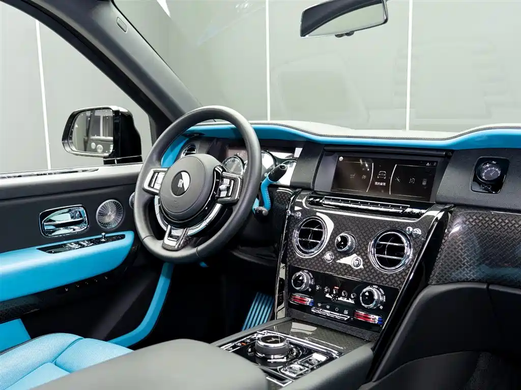 Cullinan 2024 Black Badge купить на сайте DeffCars