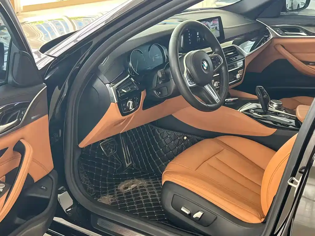 BMW 5 Series 2018 facelift 530Li leading M sports package купить на сайте DeffCars