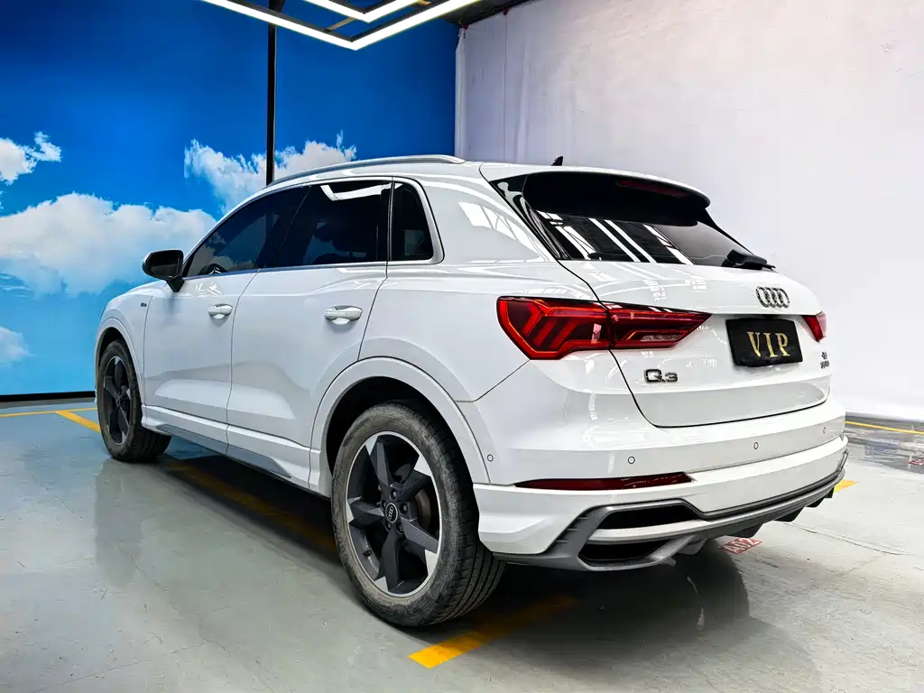 Audi Q3 2022 35 TFSI Fashionable and Dynamic купить на сайте DeffCars