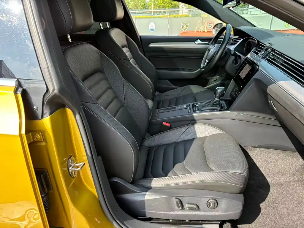 FAW-Volkswagen CC 2020 330TSI Charming Edition National VI купить на сайте DeffCars