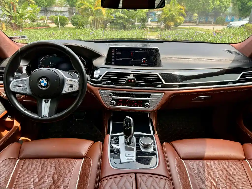 BMW 7 Series 2019 740Li xDrive Executive M Sport Kit купить на сайте DeffCars