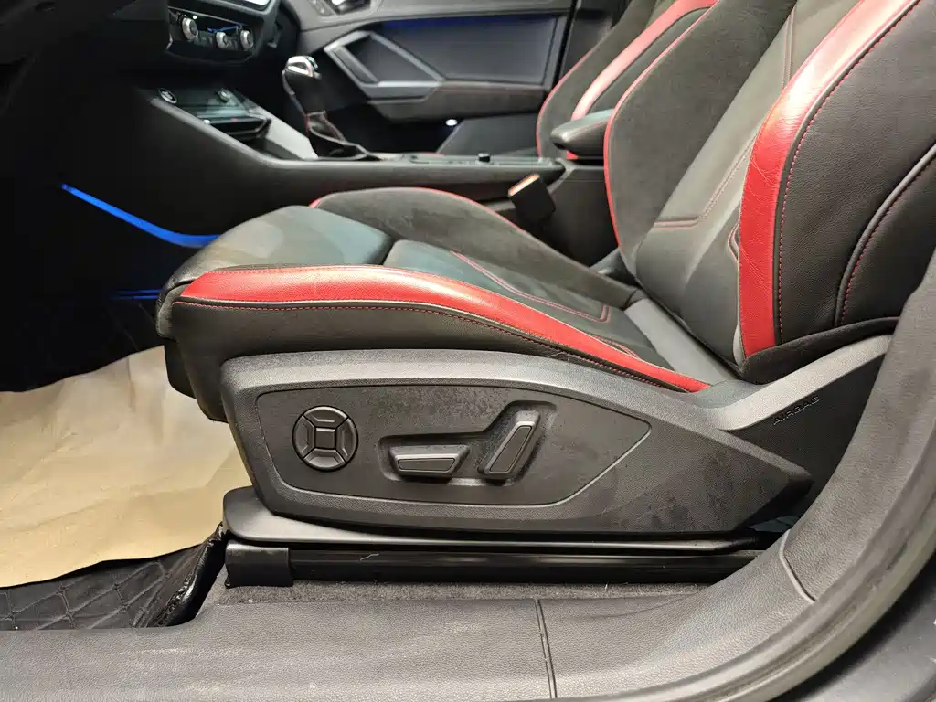 Audi Q3 Sportback 2020 40 TFSI Fashion купить на сайте DeffCars