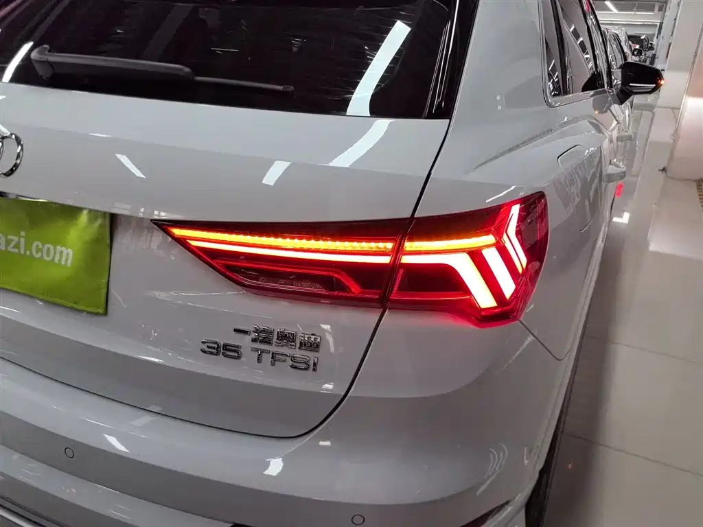 Audi Q3 2023 35 TFSI Fashionable and Dynamic (1.5T) купить на сайте DeffCars