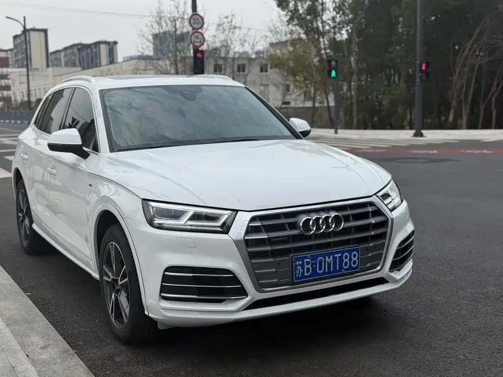 Audi Q5L 2020 40 TFSI enjoys fashionable style купить на сайте DeffCars