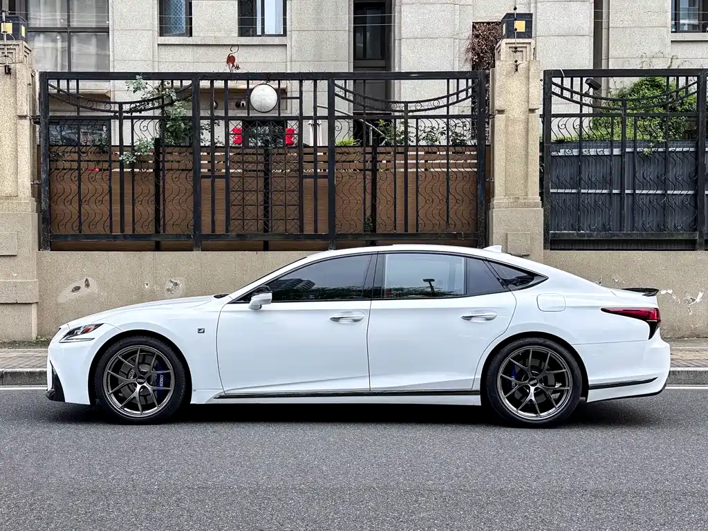 Lexus LS 2020 500h F SPORT National VI купить на сайте DeffCars