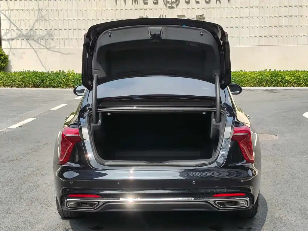 Hongqi H5 2025 2.0T automatic Qichang version купить на сайте DeffCars
