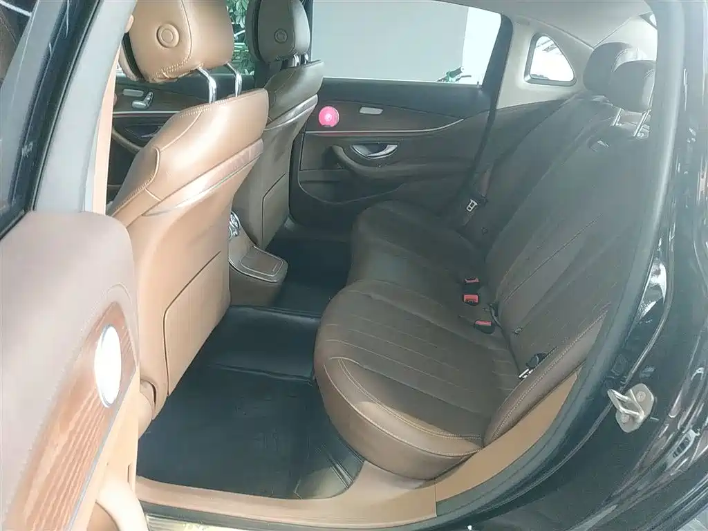 Mercedes-Benz E-Class New Energy 2022 Model 2 E 350 e L plug-in hybrid sedan купить на сайте DeffCars