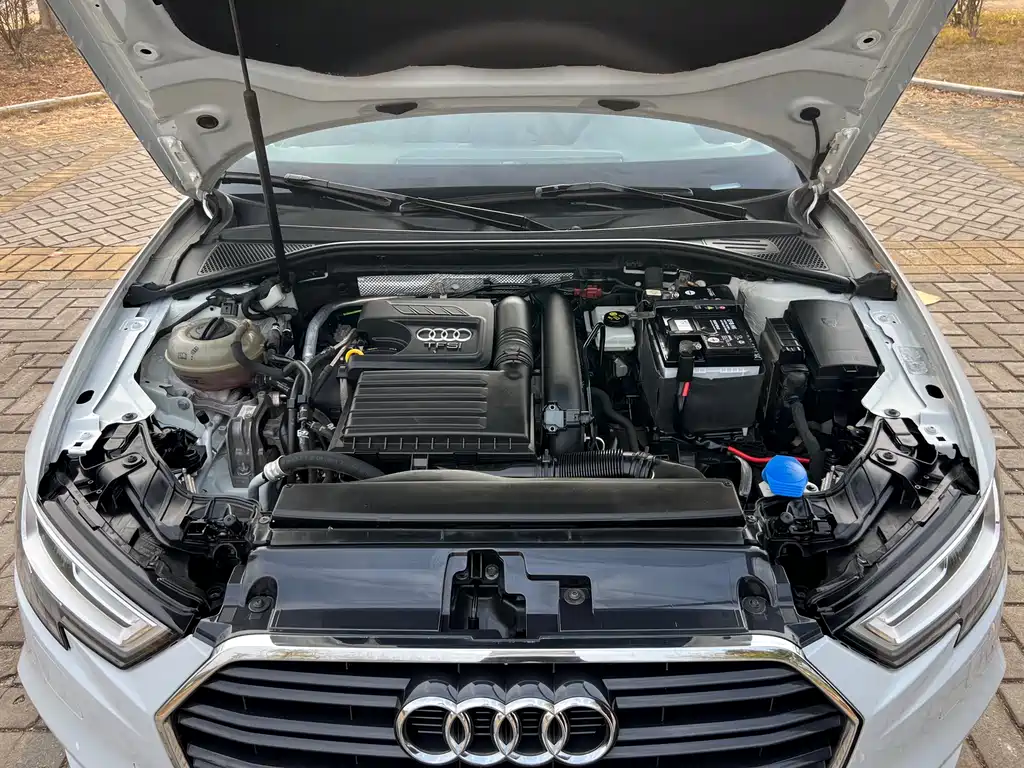 Audi A3 2018 30th Anniversary Limousine 35 TFSI Sports купить на сайте DeffCars