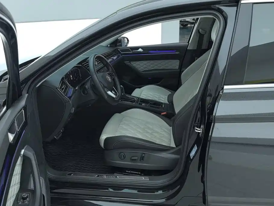 MAGOTAN 2023 2 million commemorative edition 330TSI DSG luxury model купить на сайте DeffCars