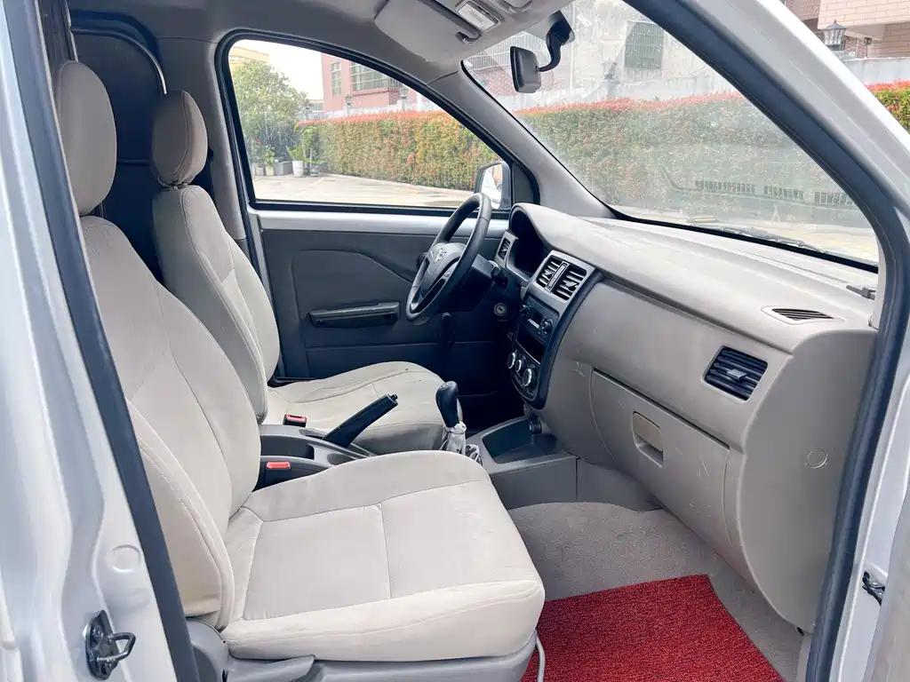 Wuling Rongguang V 2019 1.5L practical van transport truck купить на сайте DeffCars