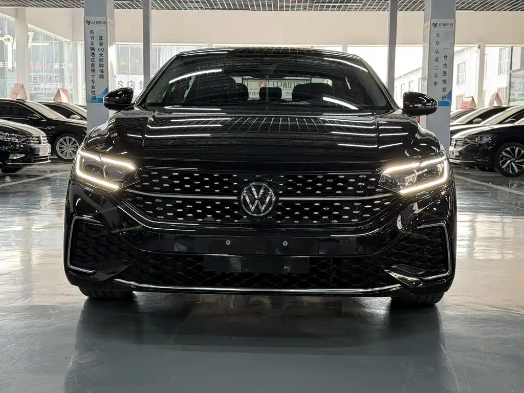 Passat 2026 Outstanding Model 380TSI Starry Sky Dragon Edition купить на сайте DeffCars