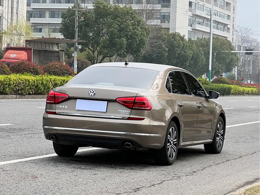 Passat 2017 330TSI DSG Royal Edition купить на сайте DeffCars