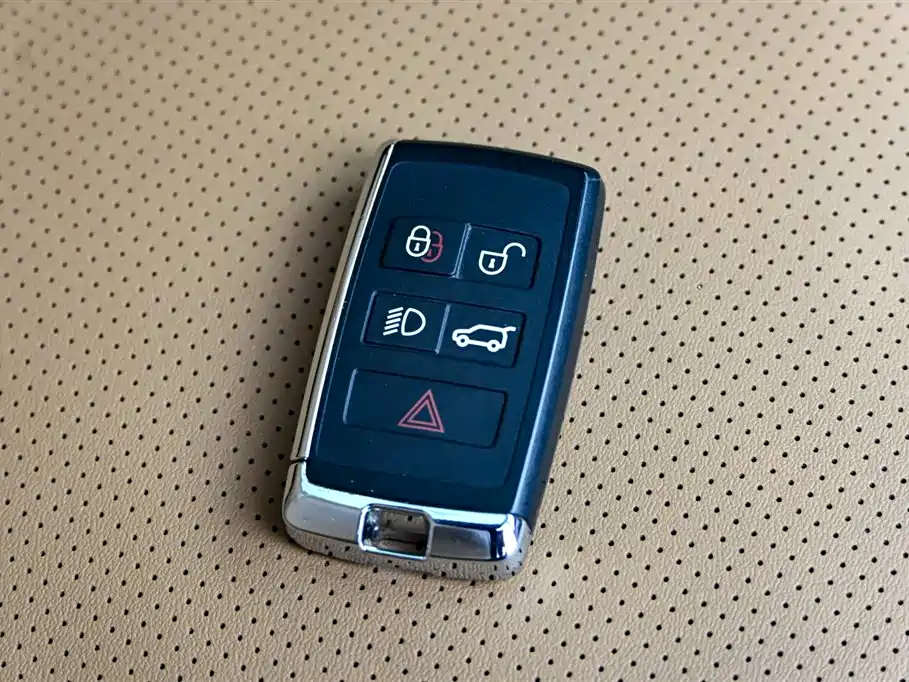 Land Rover Defender 2024 110 3.0T P400 X-DYNAMIC HSE купить на сайте DeffCars