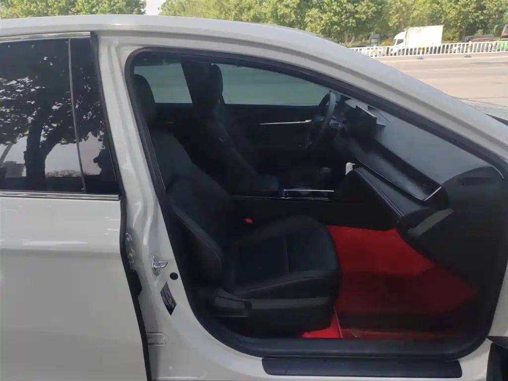 Camry 2024 Dual Engine 2.0HE Elite Edition купить на сайте DeffCars