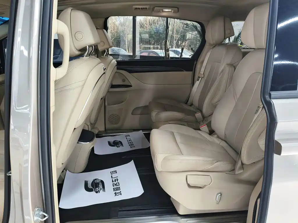 Buick GL8 2023 ES Lu Zun Exclusive Model купить на сайте DeffCars