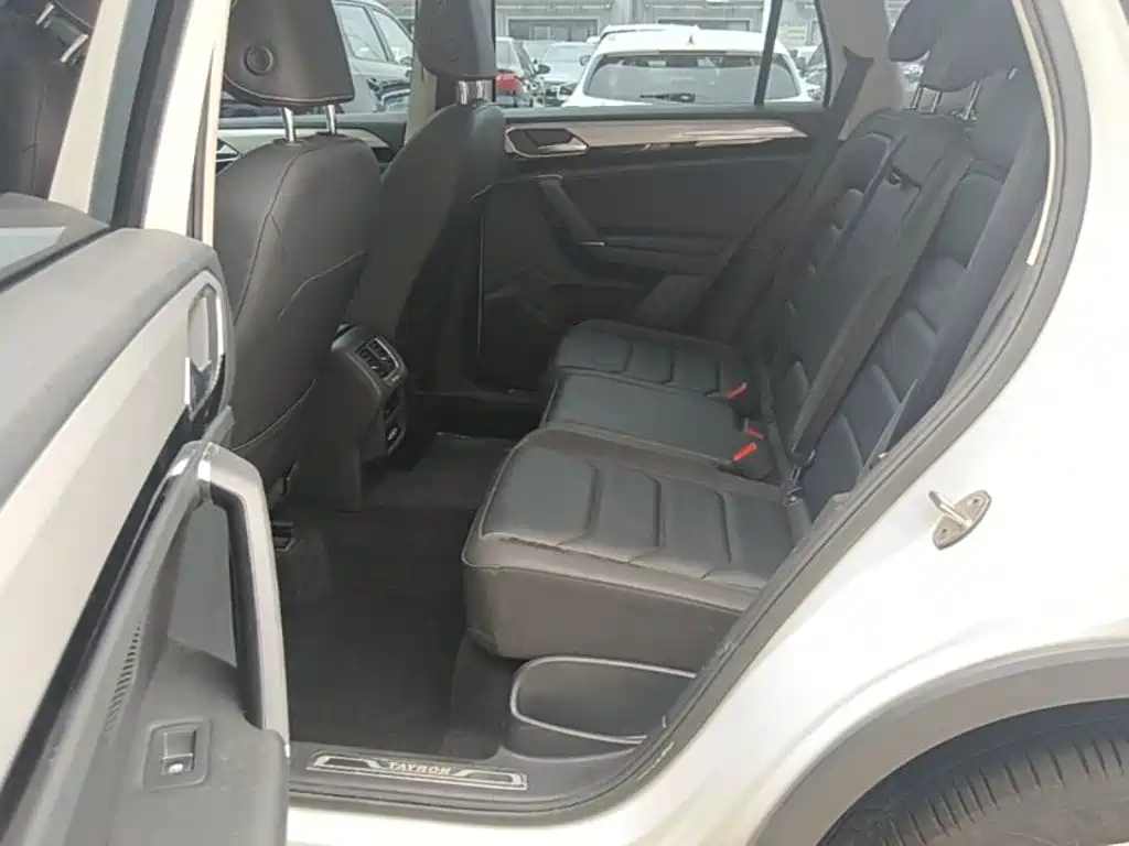 TYRON 2019 330TSI two-wheel drive luxury model, National VI купить на сайте DeffCars