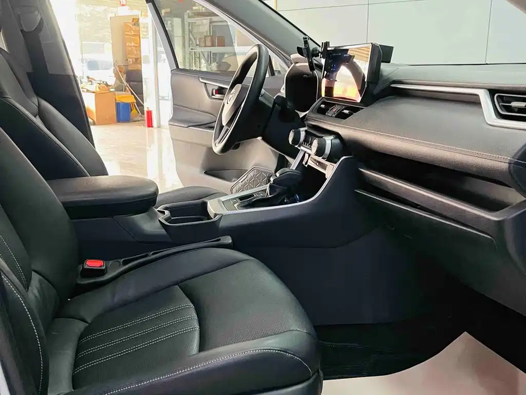 RAV4 Rongfang 2023 Dual Engine 2.5L E-CVT Two-wheel Drive Elite Edition купить на сайте DeffCars