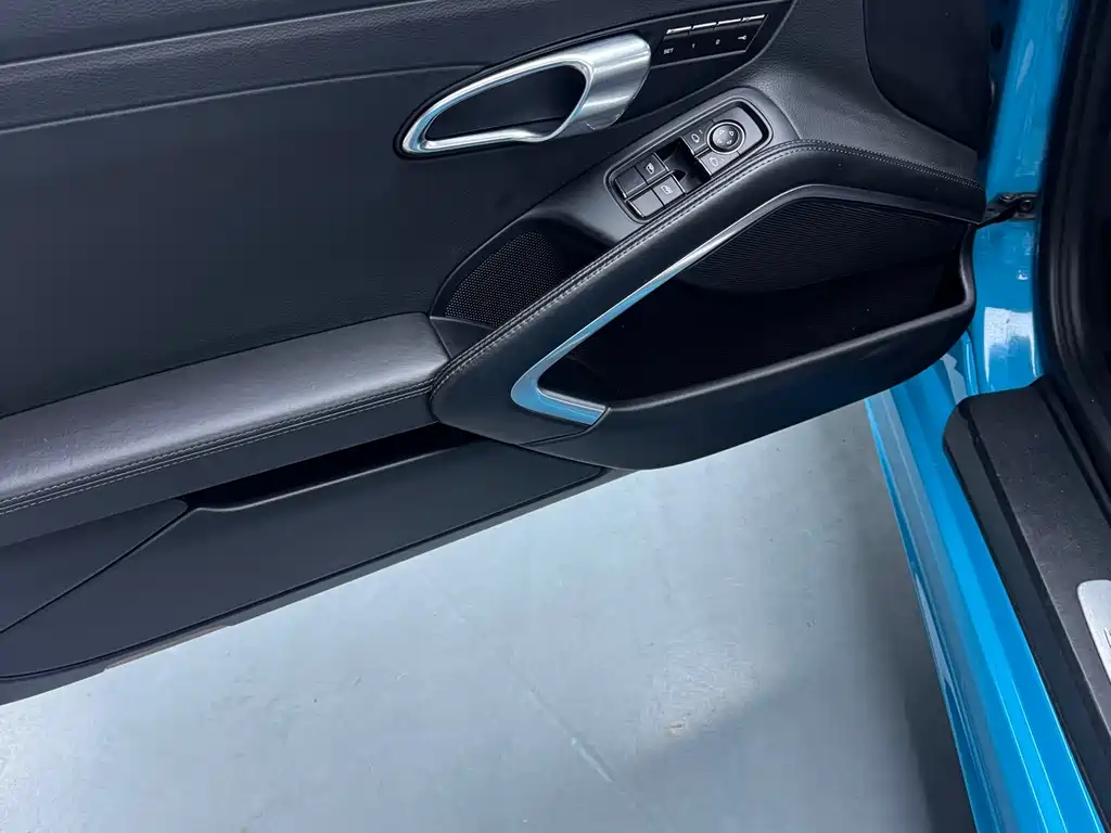 Porsche 718 2018 Boxster 2.0T купить на сайте DeffCars