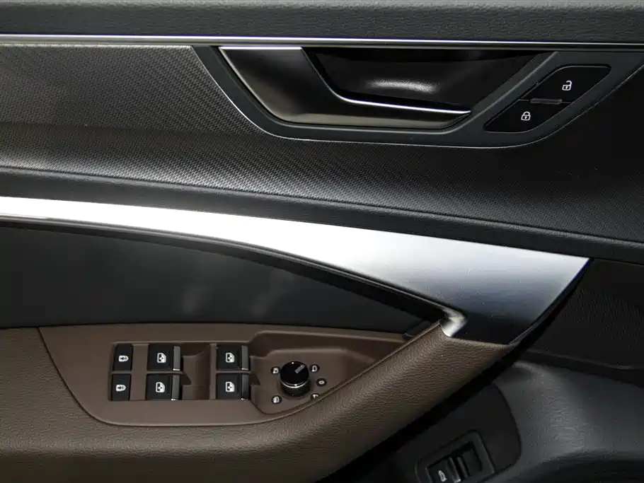 Audi A7L 2024 45TFSI S-line Dream Building Liquid Crystal Package купить на сайте DeffCars