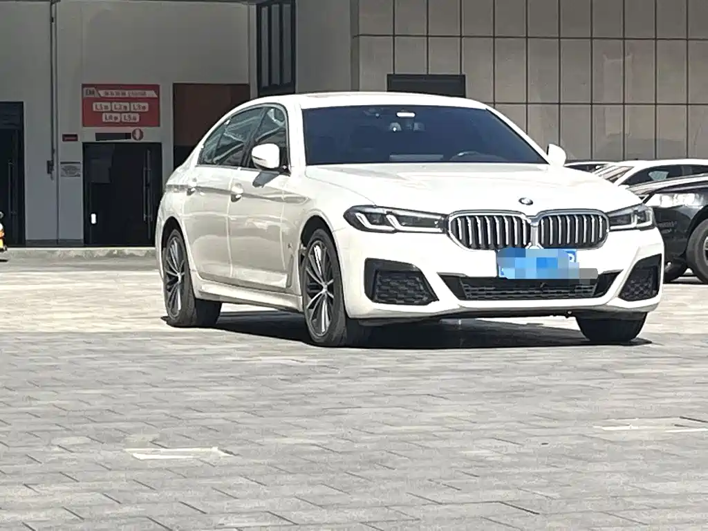 BMW 5 Series 2023 530Li Leading M Sports Package купить на сайте DeffCars