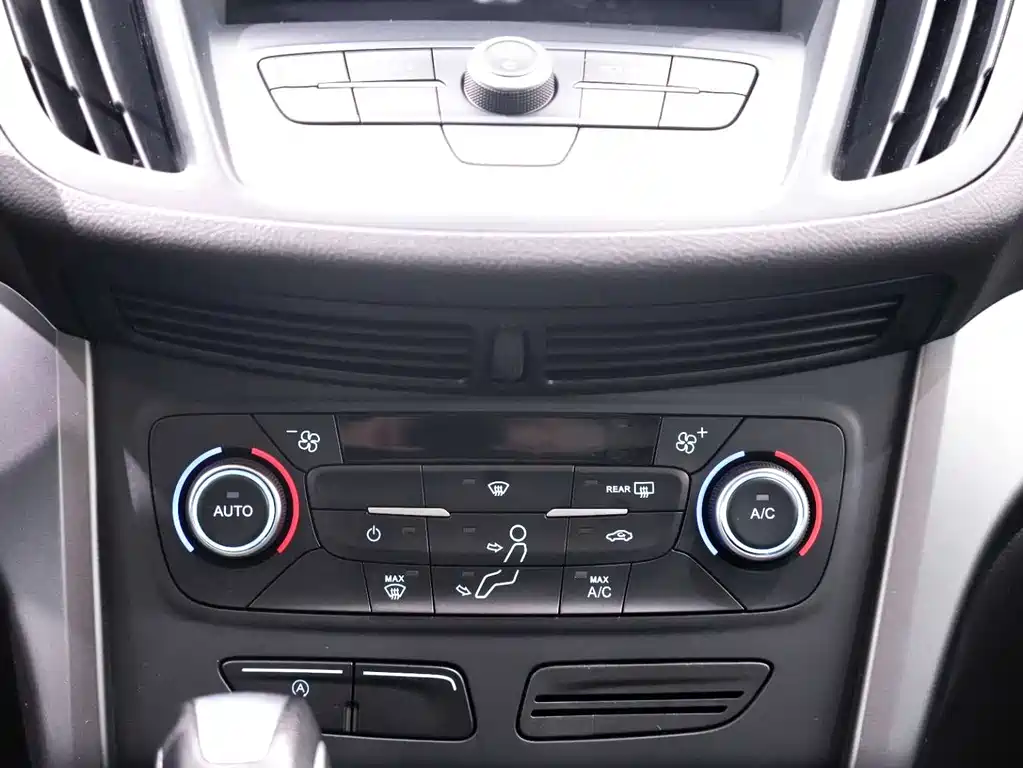 Escape 2019 EcoBoost 180 two-wheel drive platinum airfoil National VI купить на сайте DeffCars
